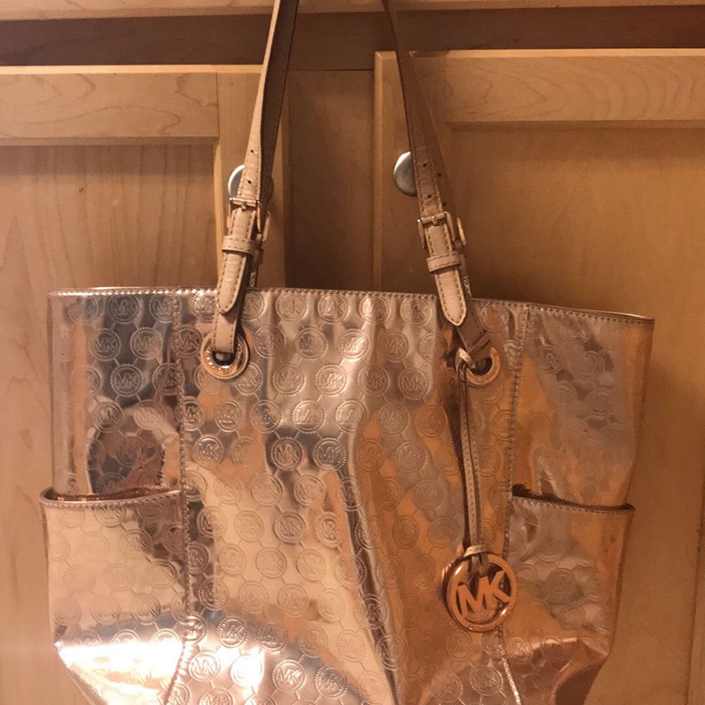 Michael Kors rose gold (medium sized tote)